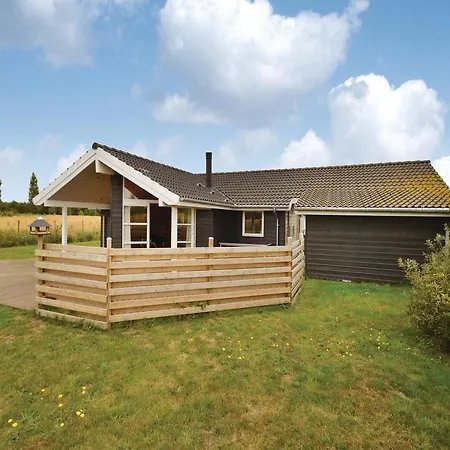 Сasa de vacaciones Three-bedroom Holiday In Rødby
